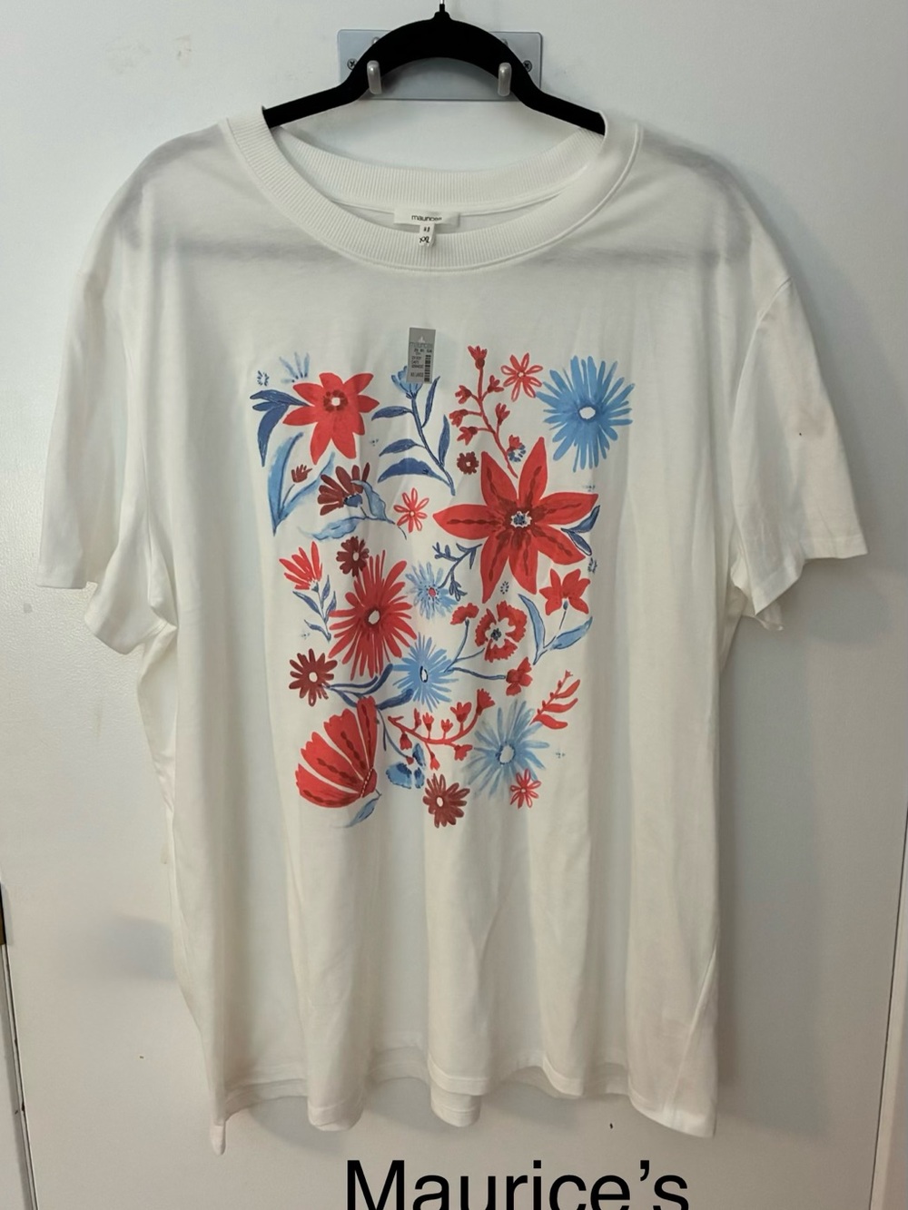 252 NWT Maurices White Tee with coral & Light Blue Floral Design